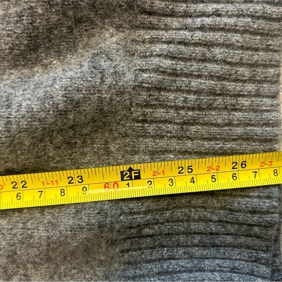 J.Crew men’s wool cardigan size  M good used condition back has a couple flaws - Picture 6 of 8